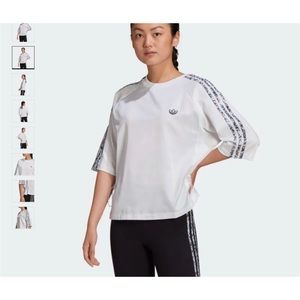 [BLACKPINK]-Adidas K-Pop 
Originals “WATCH US MOVE”
RISA T-SHIRT WHITE GN3119